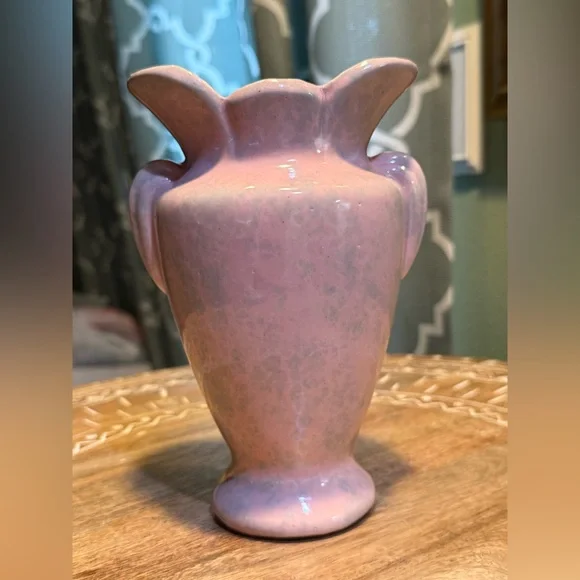 Elegant Pink Ceramic Vase - Picture 6 of 16